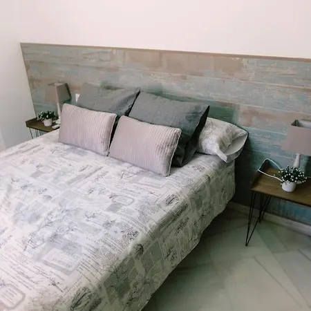 Wonderful 3 Bedroom Flat In The Heart Of Triana شقة إشبيلية