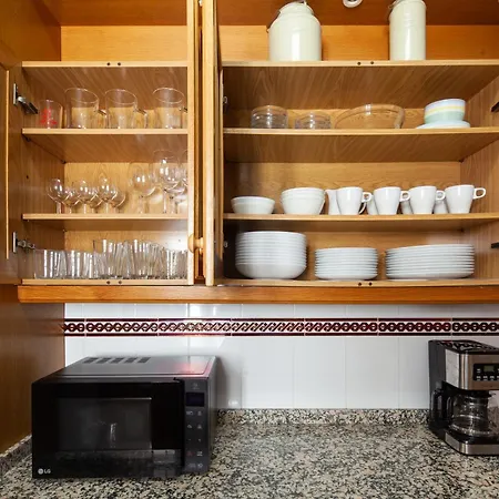 Wonderful 3 Bedroom Flat In The Heart Of Triana *