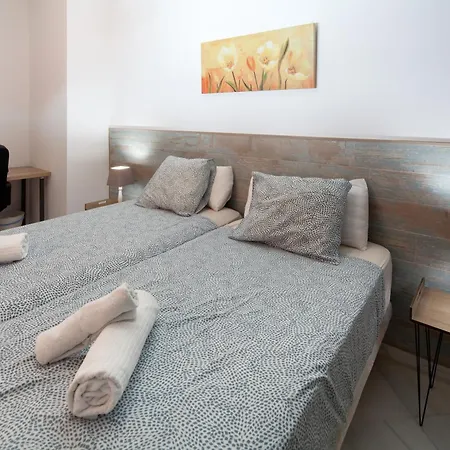 Wonderful 3 Bedroom Flat In The Heart Of Triana *